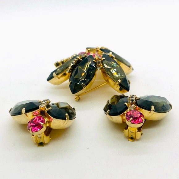 Rare Vintage Demi Parure Rhinestone Brooch Set - Picture 7 of 17